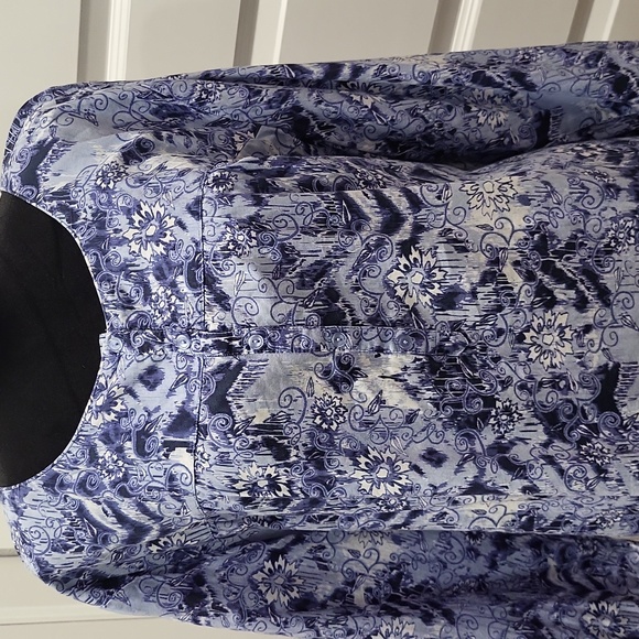WESTBOUND WOMAN BLUE FLORAL PRINT PULL OVER FRONT BUTTONS SIZE 3X - Picture 2 of 10